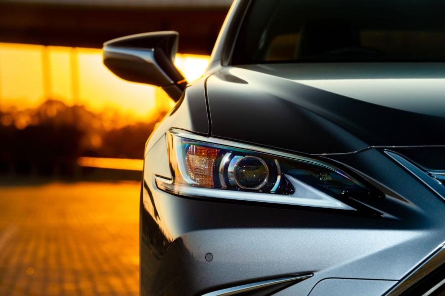 Детали экстерьера Lexus ES250 2018 года  (ZA) (фото 11 из 26)